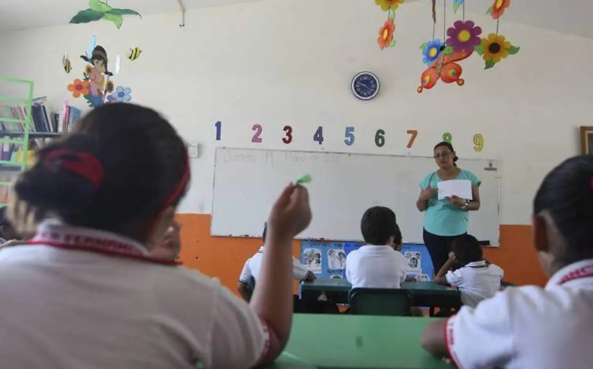 dia del maestro maestras clases regreso a clases 